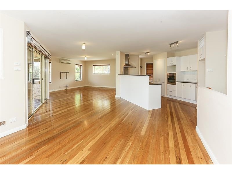 7 Natalie Close, Tenambit NSW 2323