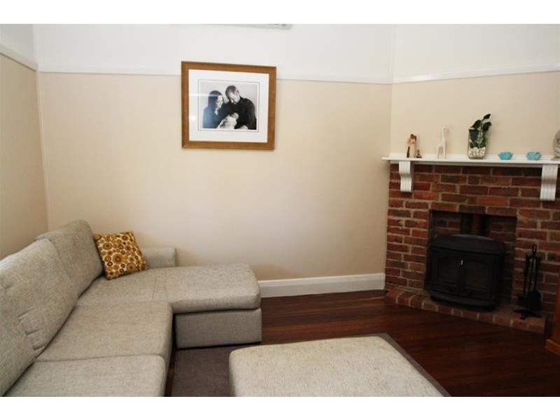 4 Roy Street, Lorn NSW 2320