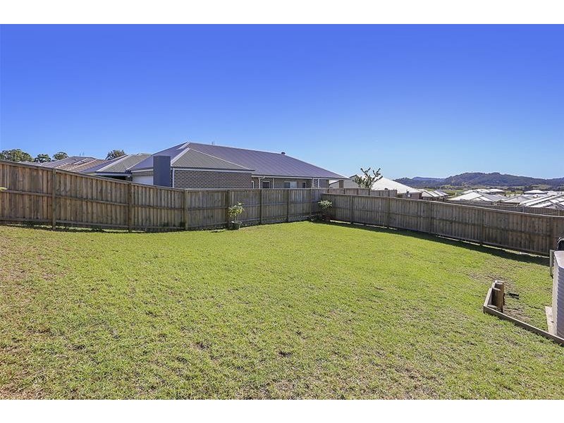 8 Babbler Way, Aberglasslyn NSW 2320