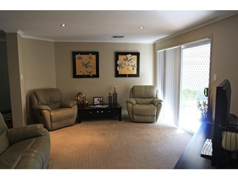 72 Streeton Drive, Metford NSW 2323