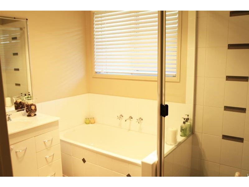 72 Streeton Drive, Metford NSW 2323