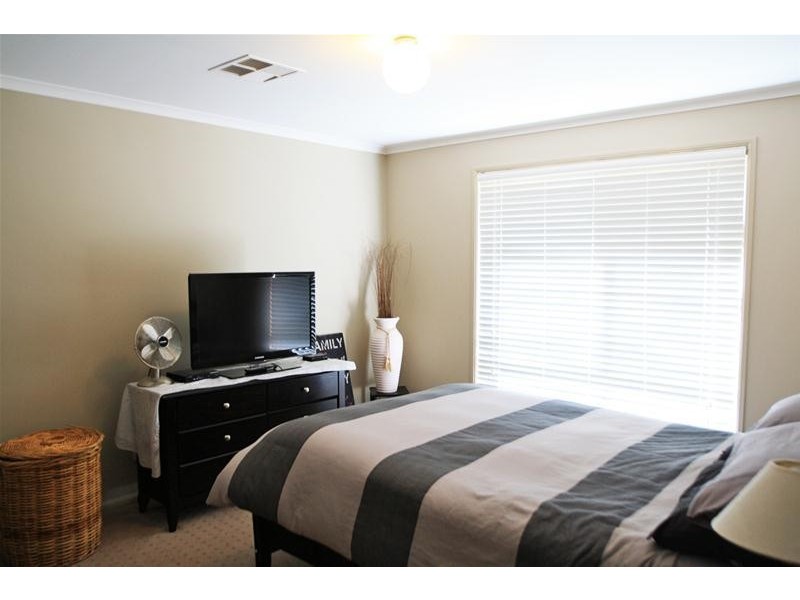 72 Streeton Drive, Metford NSW 2323