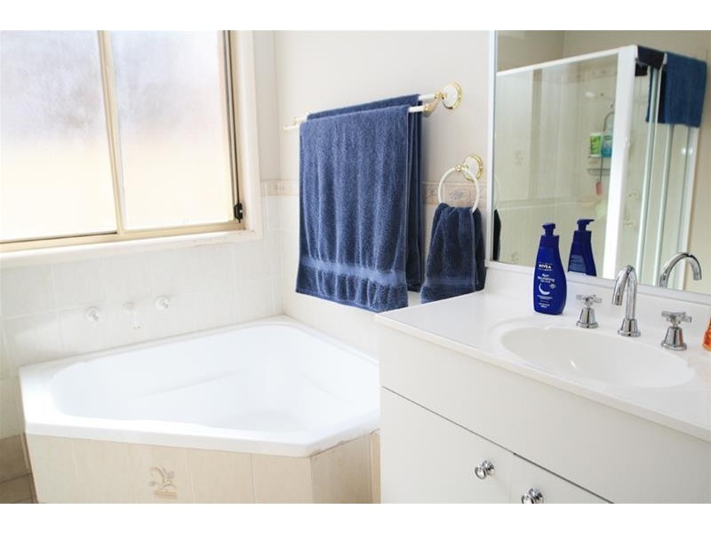 41 April Crt, Bolwarra Heights NSW 2320