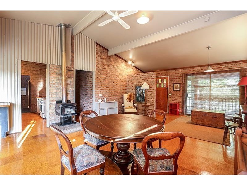 15 Victoria Road, Bolwarra NSW 2320