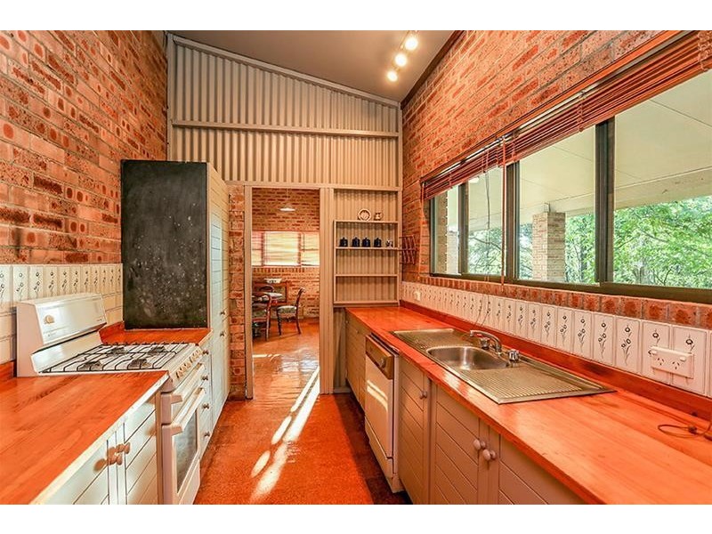 15 Victoria Road, Bolwarra NSW 2320