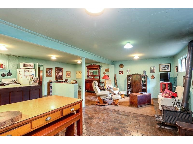 15 Victoria Road, Bolwarra NSW 2320