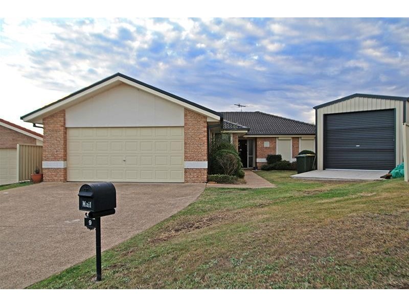 9 Dominic Cove, Rutherford NSW 2320