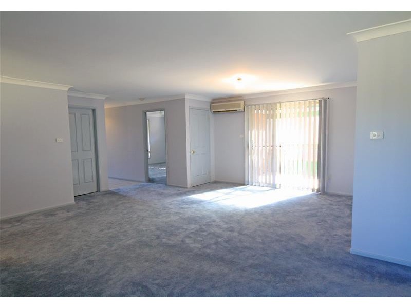 1 Pyalla Avenue, Aberglasslyn NSW 2320