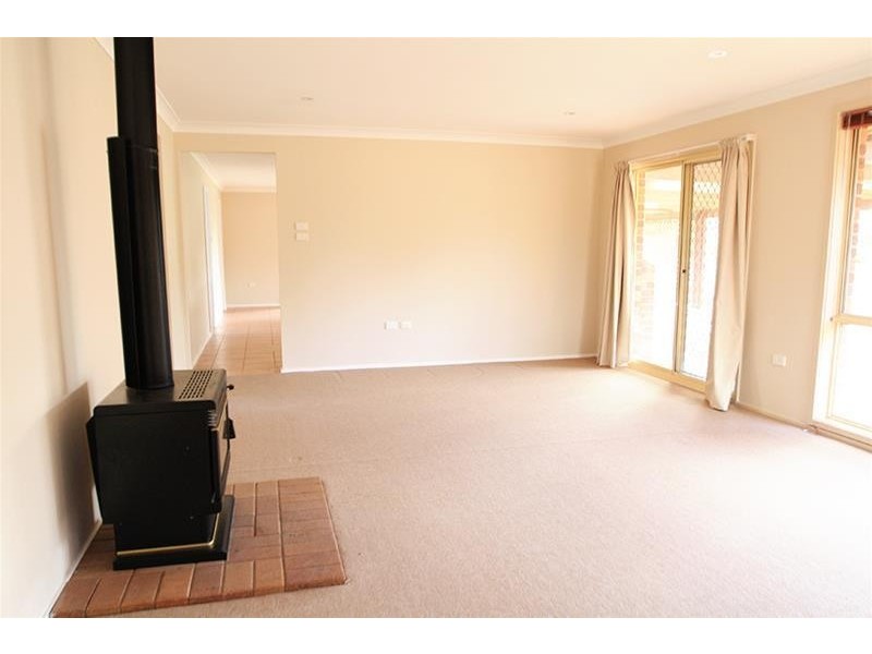 14 Budgeree Drive, Aberglasslyn NSW 2320