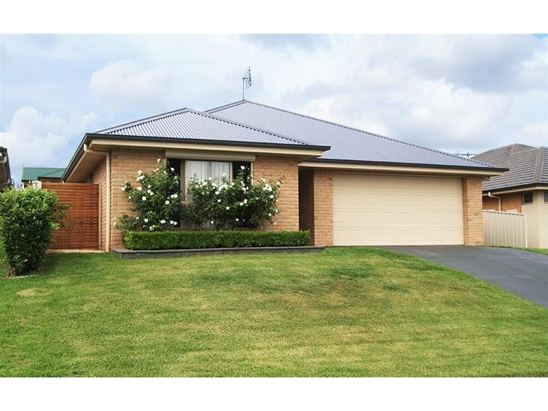 22 Laurie, Raworth NSW 2321