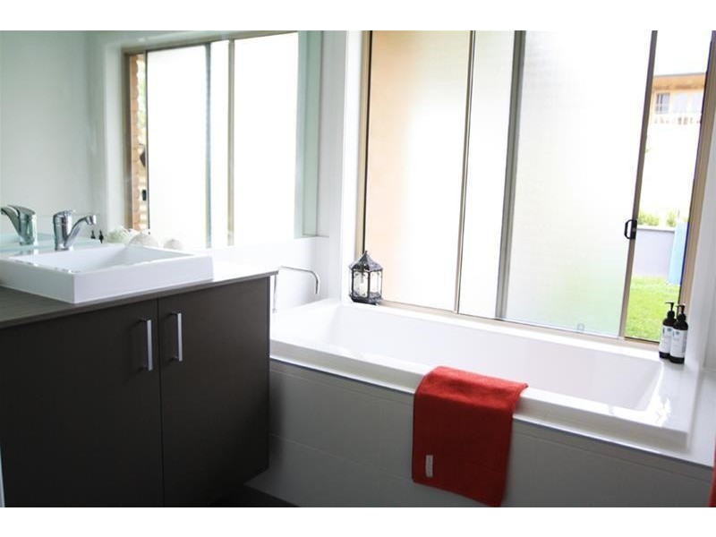 22 Laurie, Raworth NSW 2321