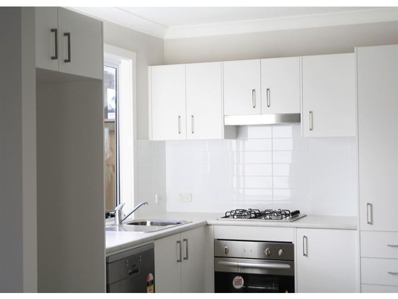 2/49 Finch Crescent, Aberglasslyn NSW 2320