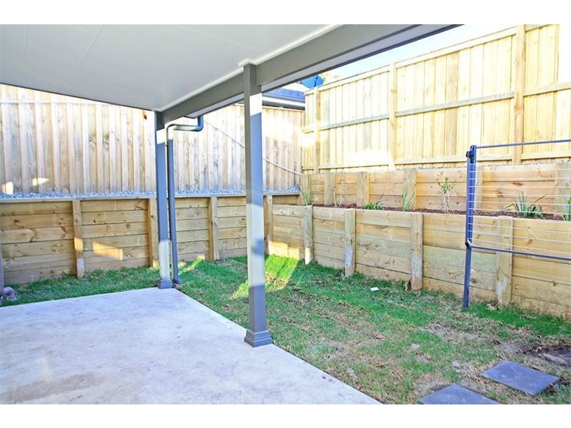 2/49 Finch Crescent, Aberglasslyn NSW 2320