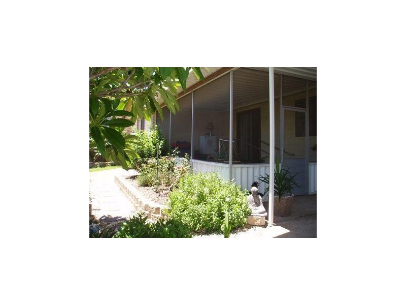 8 Unicomb Close, Rutherford NSW 2320