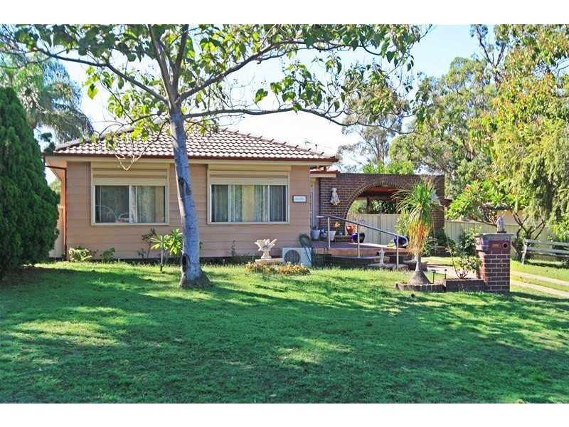 4 Carr Street, Rutherford NSW 2320