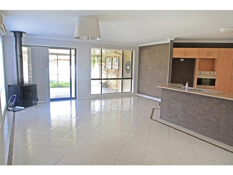 12 Aaron Cove, Rutherford NSW 2320