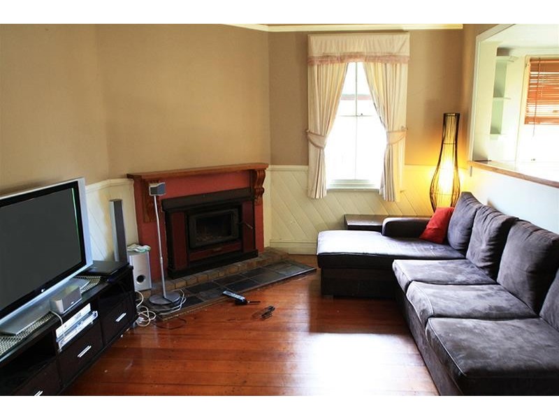 11 William Street, Telarah NSW 2320