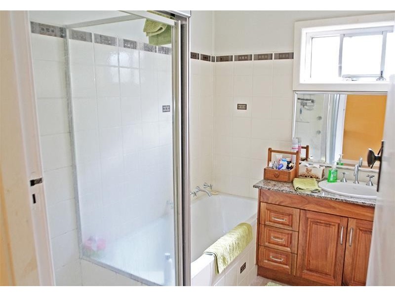 2 Raymond Street, Telarah NSW 2320