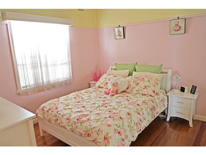 2 Raymond Street, Telarah NSW 2320