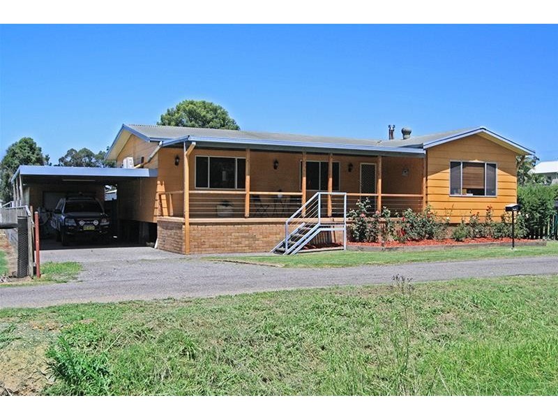 2A  Little Park Street, Greta NSW 2334