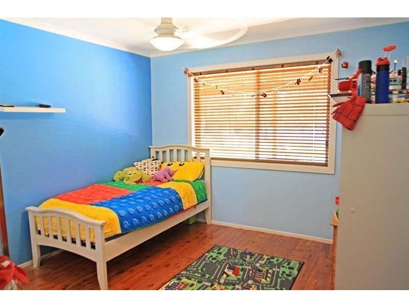 2A  Little Park Street, Greta NSW 2334