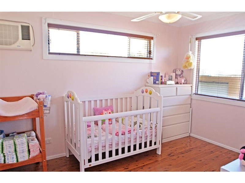 2A  Little Park Street, Greta NSW 2334