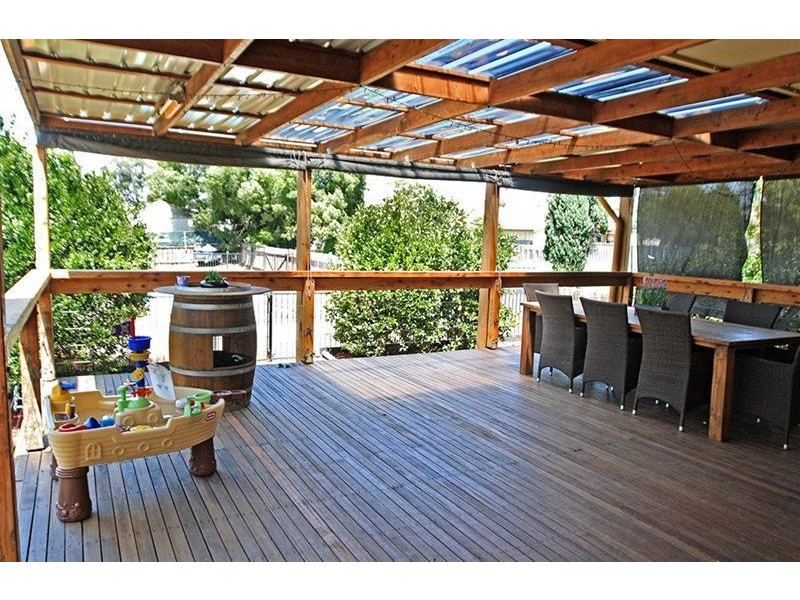 2A  Little Park Street, Greta NSW 2334