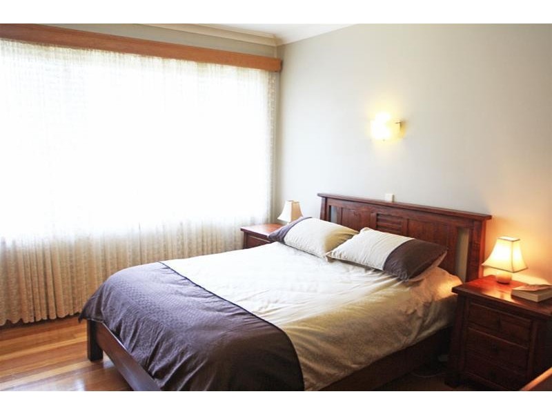 8 Collinson Street, Tenambit NSW 2323