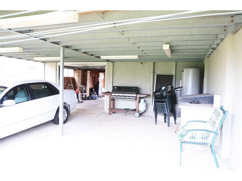 8 Collinson Street, Tenambit NSW 2323