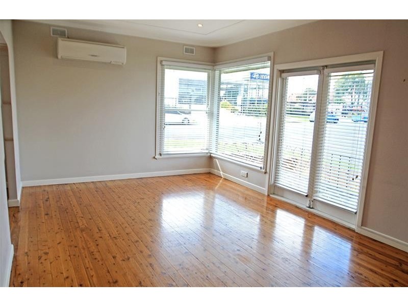 4 Fourth Avenue, Rutherford NSW 2320