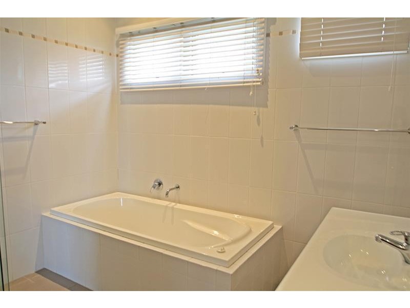 4 Fourth Avenue, Rutherford NSW 2320