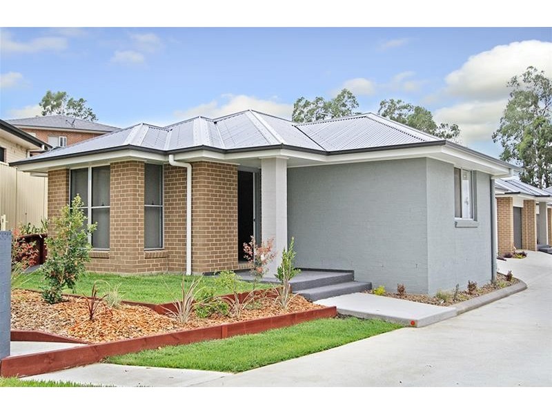 1/61  Clayton Crescent, Rutherford NSW 2320