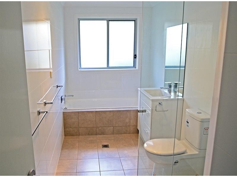 1/61  Clayton Crescent, Rutherford NSW 2320