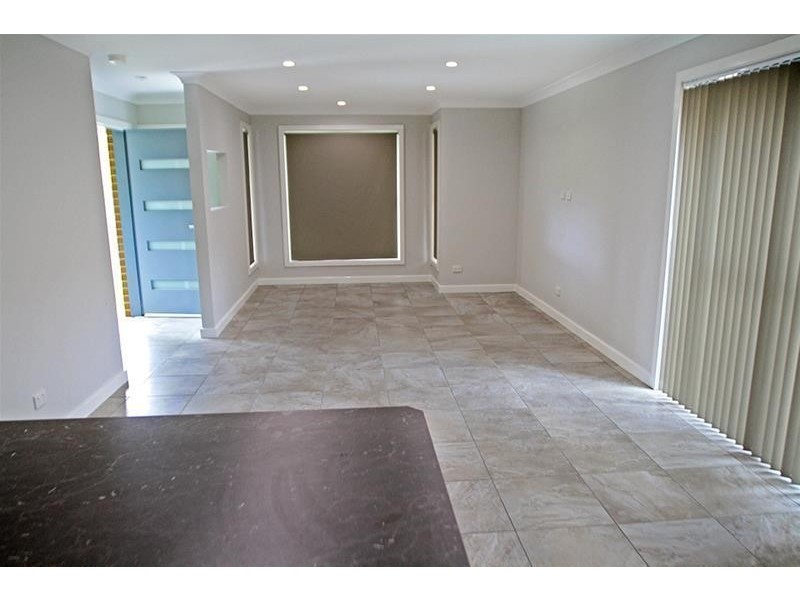 1/61  Clayton Crescent, Rutherford NSW 2320