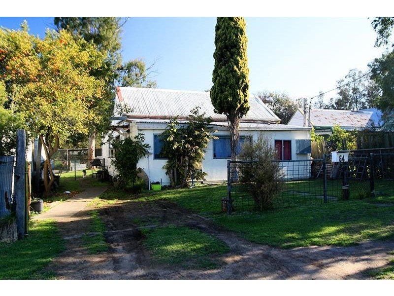 64 Kent Street, Greta NSW 2334