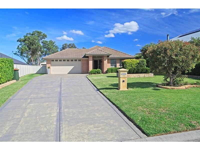 52 Diamond Circuit, Rutherford NSW 2320