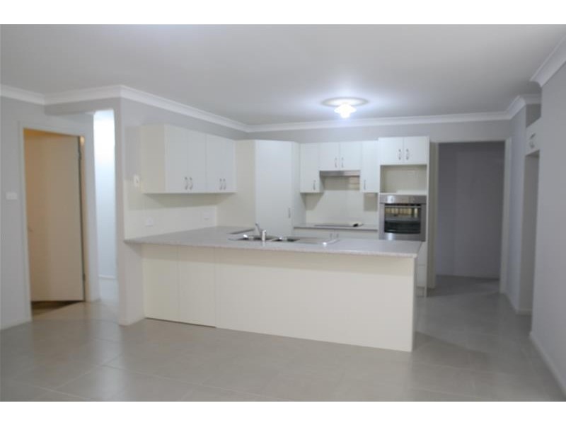 17 Honeysuckle Drive, Aberglasslyn NSW 2320