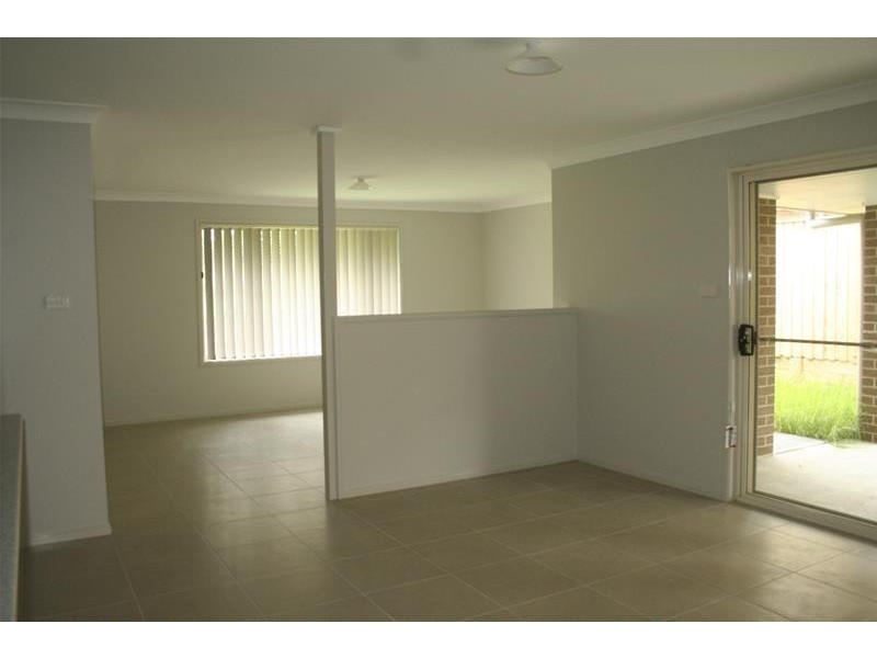 17 Honeysuckle Drive, Aberglasslyn NSW 2320