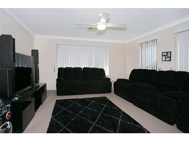 9 Dominic Cove, Rutherford NSW 2320