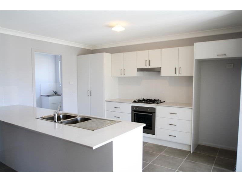 14 Vikki Avenue, Aberglasslyn NSW 2320