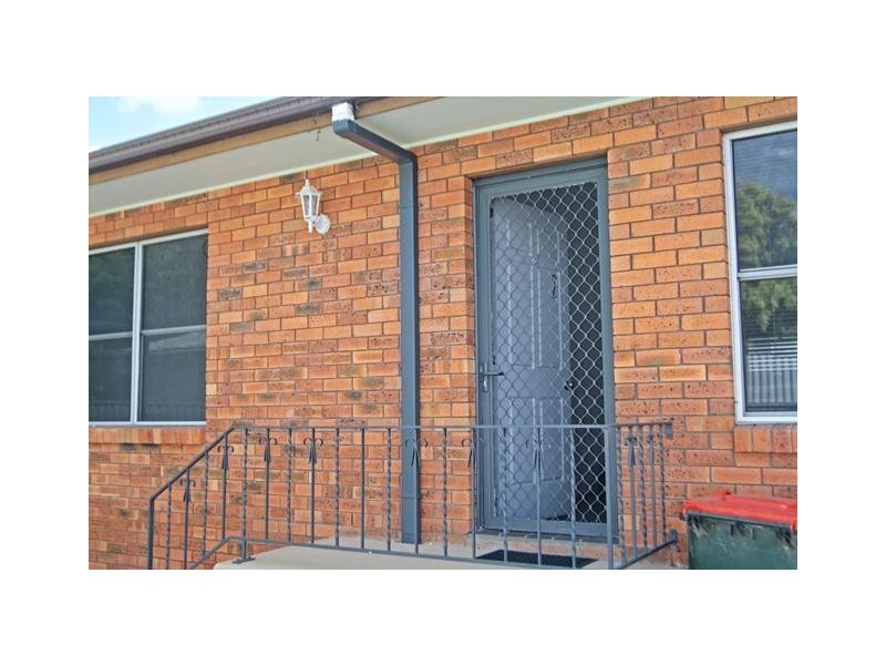 2/181 High Street, East Maitland NSW 2323