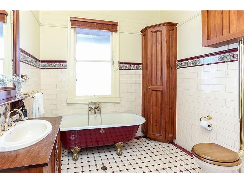 16 Thomas Street, Telarah NSW 2320