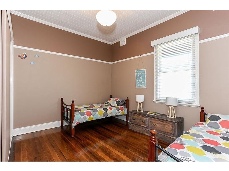 16 Thomas Street, Telarah NSW 2320