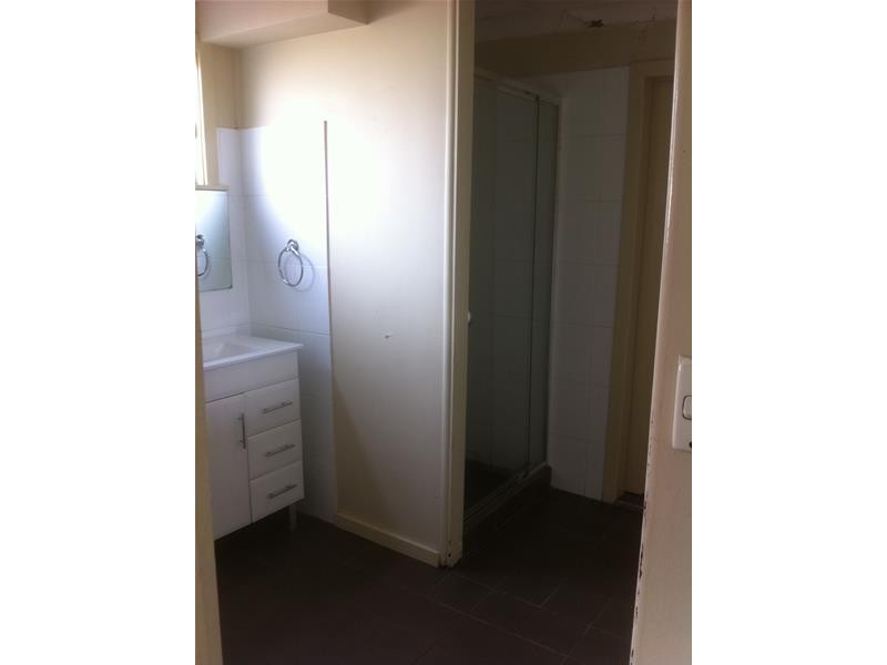 2/233 New England Highway, Rutherford NSW 2320