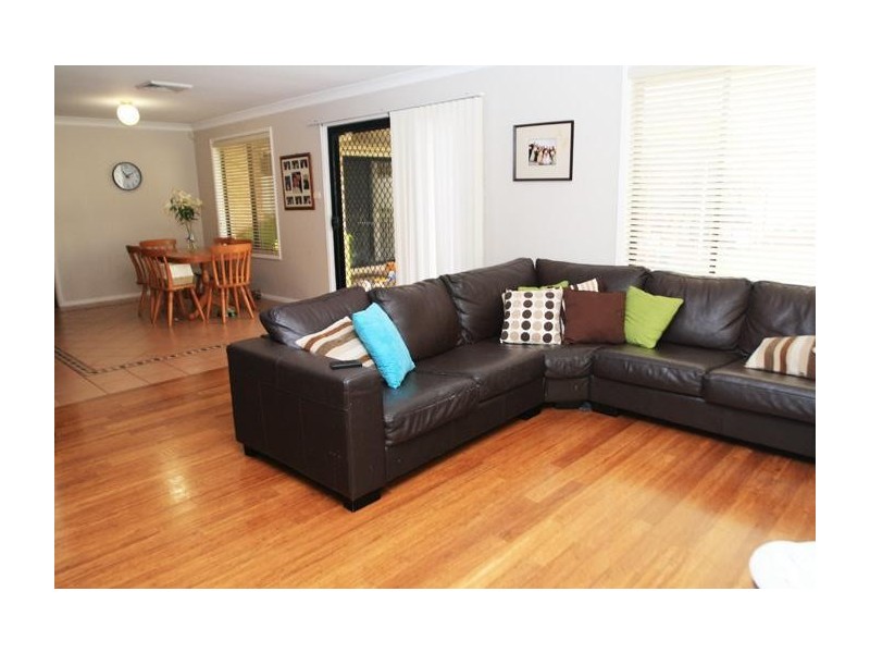 5 Treefern Close, Aberglasslyn NSW 2320