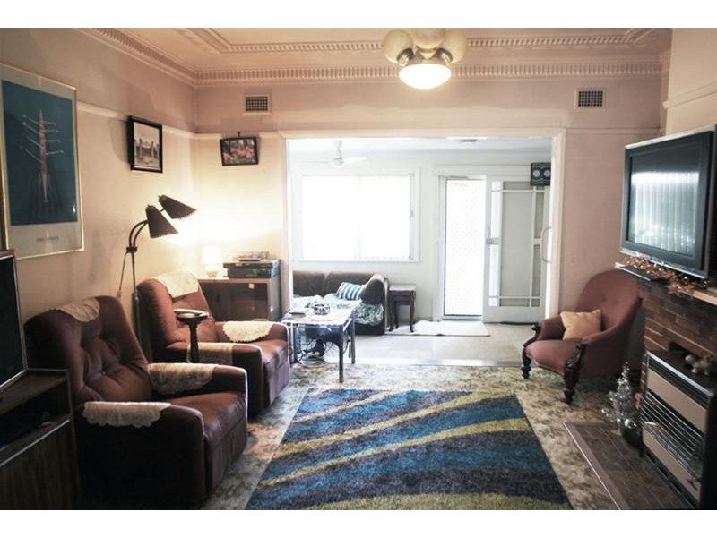 2 Vindin Street, Rutherford NSW 2320