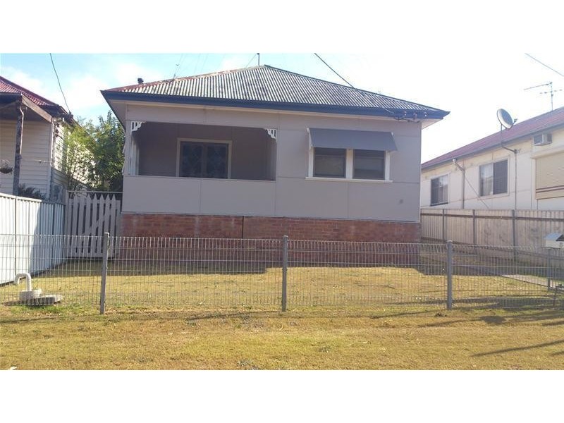 8 Queen Street, Rutherford NSW 2320