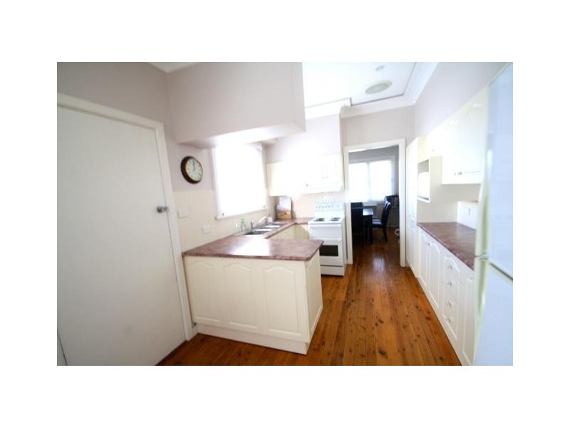 4 Fourth Avenue, Rutherford NSW 2320