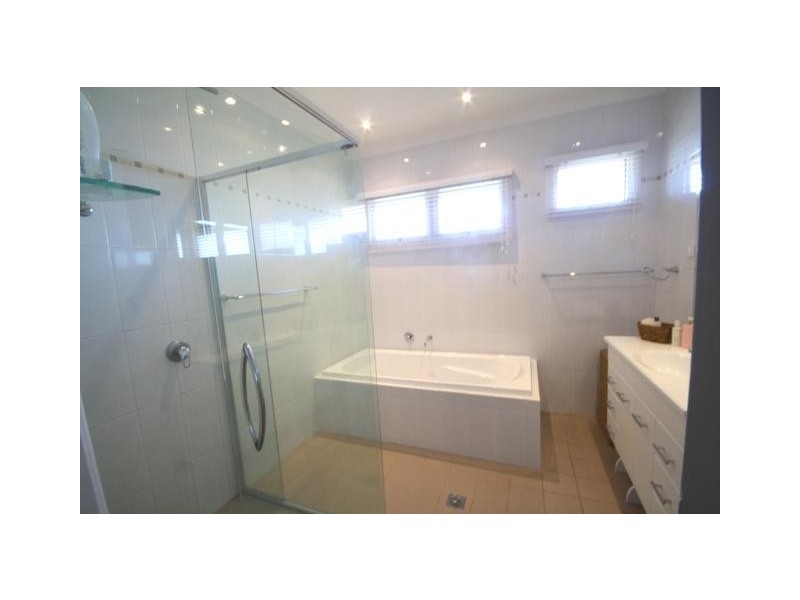 4 Fourth Avenue, Rutherford NSW 2320