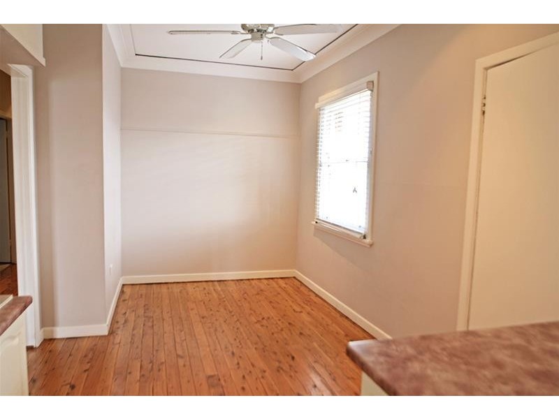 4 Fourth Avenue, Rutherford NSW 2320